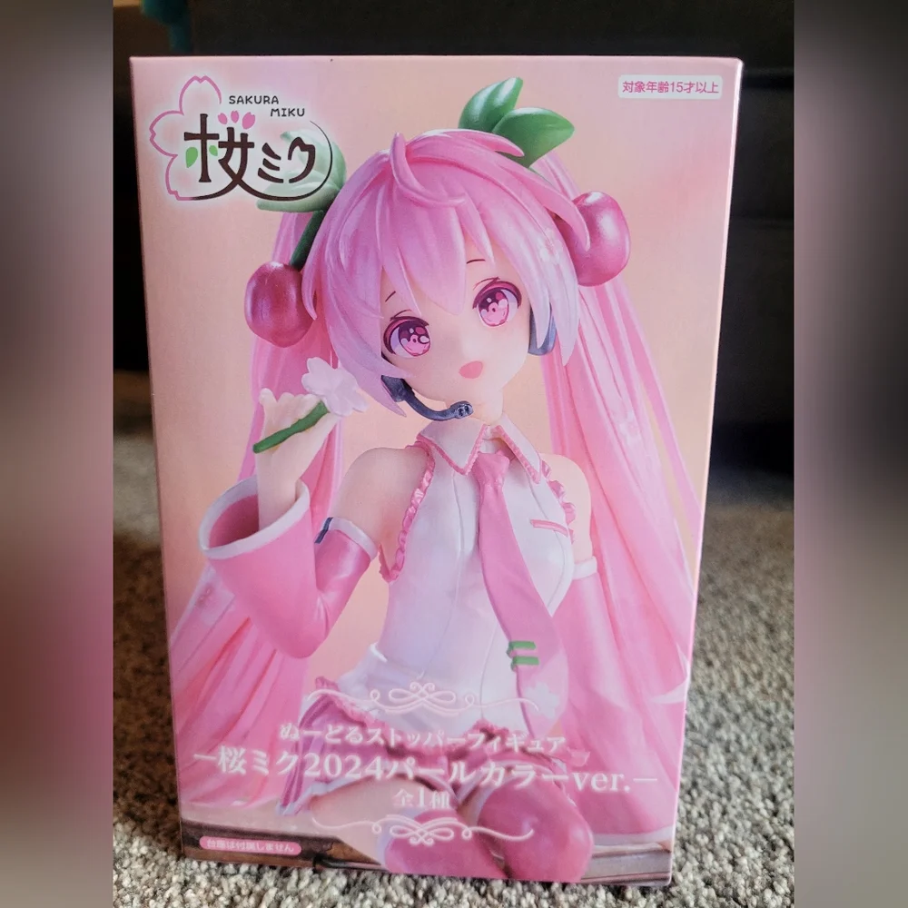 NIB Sakura Miku Figure with Cherry Blossom Theme - Picture 3 of 8